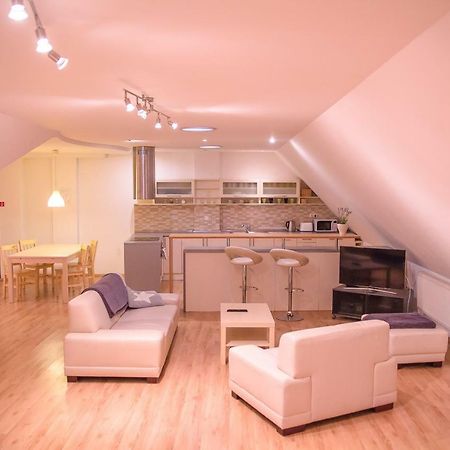 Old Town Apartment Trencin Exterior photo