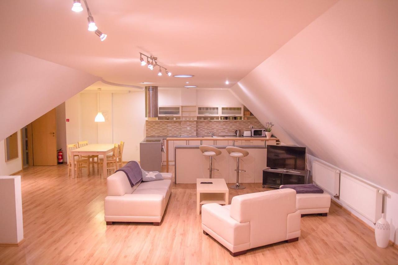 Old Town Apartment Trencin Exterior photo